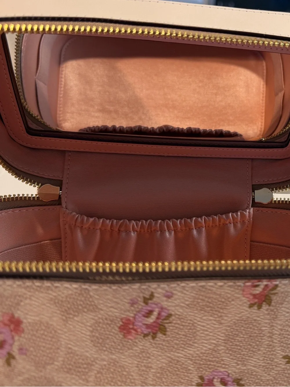 Coach Outlet Cosmetic Case In Floral Signature Canvas NWT